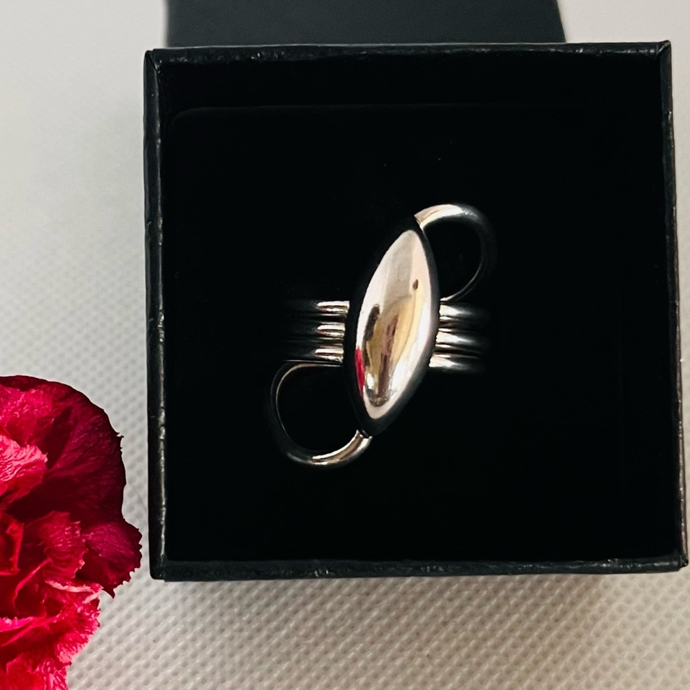 Unique & Stylish 925 Silver Vintage Statement Ring - Size 7 - Like New!
